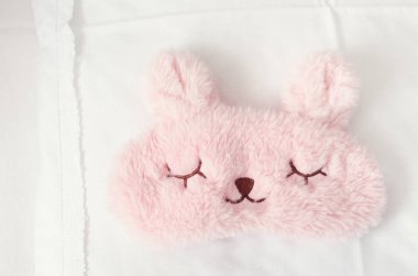 Beyaz Yatak çarşaflar ve yastıklar