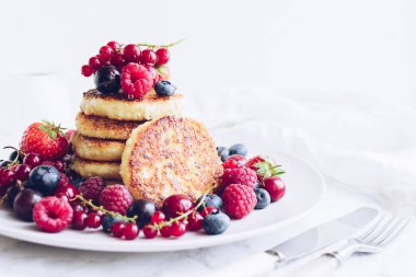 Süzme peynirli krep.