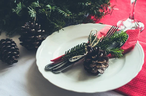 Οικογένεια Μαζί Χριστούγεννα Εορτασμό Δείπνο Έννοια Τραπέζι Γιορτινό Σκηνικό Για — Φωτογραφία Αρχείου