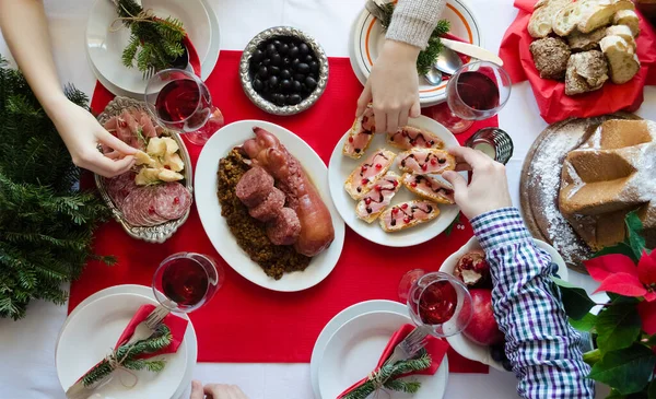 Flat Lay Friends Celebrating Christmas Together Family Gathering Concept Traditional — Stock Photo, Image