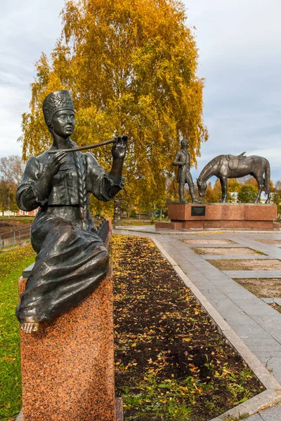 Estátua Muse Imagem Uma Camponesa Vologda Com Cachimbo Vologda Rússia — Fotografia de Stock