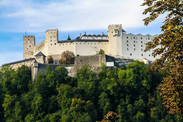 Hohensalzburg Jest Jednym Największych Średniowiecznych Twierdz Europie Położony Szczycie Góry — Zdjęcie stockowe