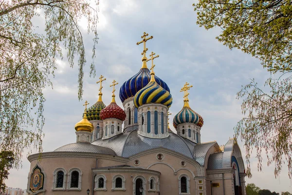 Moskova yakınlarındaki Novopredelkino pitoresk kilise