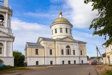 Torzhok'un merkezindeki Taş Ortodoks Kilisesi (Rusya)