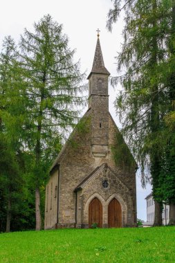 Almanya'da Gotik taş kilise
