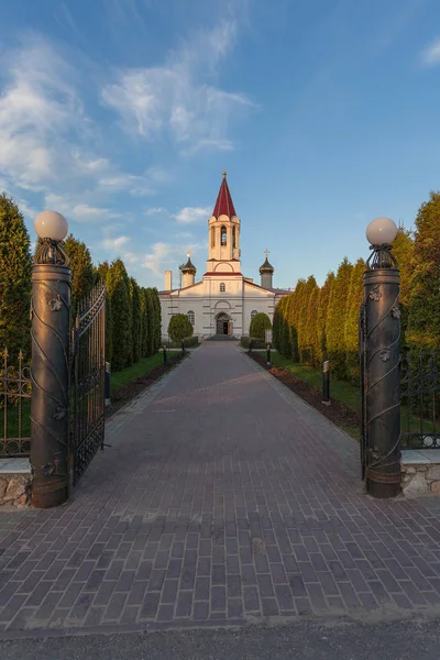 Orthodoxe Kerk Met Gouden Koepels Het Zuiden Van Regio Moskou — Stockfoto