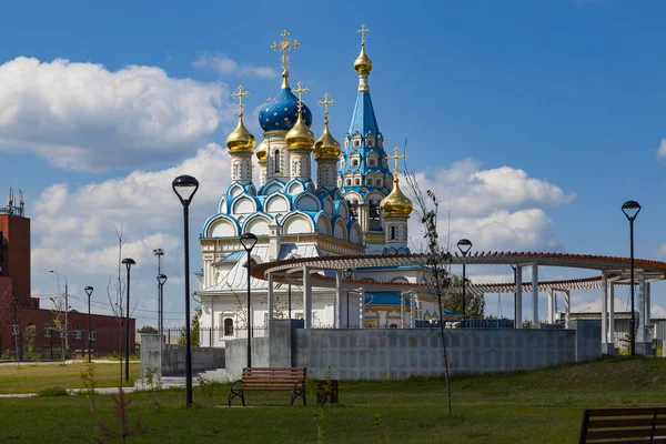 Picturesque Orthodox Church Background Cloudy Sky — Stock Photo, Image