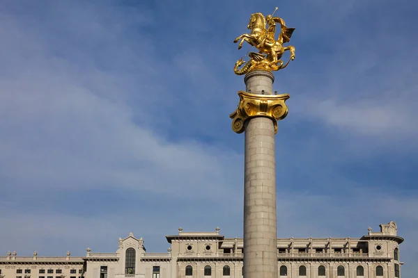 トビリシの中央広場にある自由記念碑 グルジア — ストック写真
