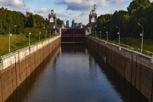 Московський Канал Єднує Московську Річку Волгою — стокове фото