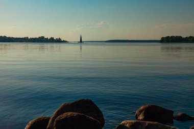 Kolyazinskaya 'nın panoramik görüntüsü çan kulesini sular altında bıraktı