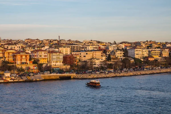 Vista Del Distrito Uzcudar Bósforo Atardecer Estambul Turquía — Foto de Stock