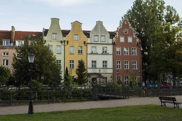 Fachada Del Hermoso Edificio Histórico Calle Del Casco Antiguo Gdansk —  Fotos de Stock