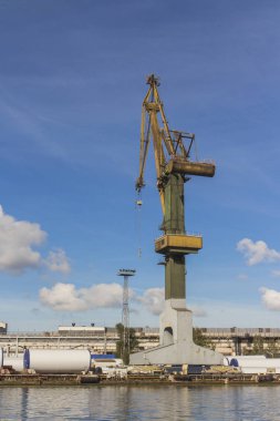 Liman vinçler Gdansk. Polonya