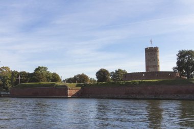 Gdansk Nehri Moltawa üzerinde eski bir kale. Polonya