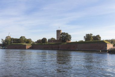 Gdansk Nehri Moltawa üzerinde eski bir kale. Polonya