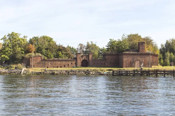 Gdansk Nehri Moltawa üzerinde eski bir kale. Polonya
