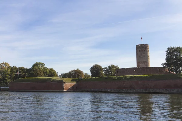 Gdansk Nehri Moltawa üzerinde eski bir kale. Polonya