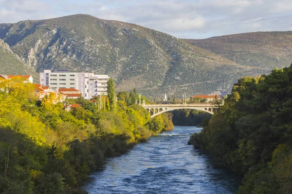 Вид Город Мостар Реку Неретву Босния Герцеговина — стоковое фото