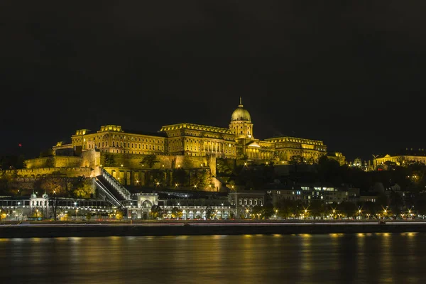 Budai Vár Éjszakai Budapesten Duna Partján Magyarország — Stock Fotó