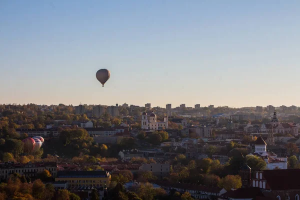 Západu Slunce Starém Městě Vilniusu Nachází Balóny Litva — Stock fotografie