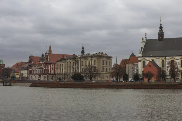 Beau Bâtiment Historique Sur Les Rives Rivière Oder Wroclaw Pologne — Photo