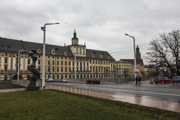 Piękny Zabytkowy Budynek Nad Brzegiem Odry Wrocławiu Polska — Zdjęcie stockowe