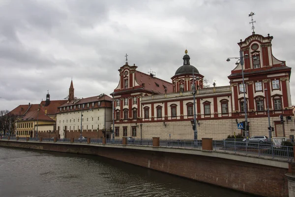 Wroclaw Oder Nehri Kıyısında Güzel Tarihi Bina Polonya — Stok fotoğraf
