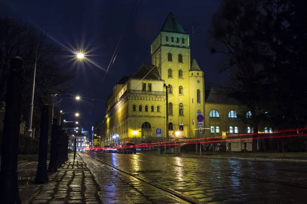 弗罗茨瓦夫雨天的夜街 — 图库照片