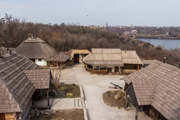 Dřevěné Domy Národní Rezervaci Zaporizhzhia Sich Ostrově Khortytsia Zaporizhzhia Ukrajina — Stock fotografie