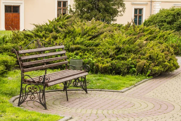 Lavička Parku Ternopilu Jaře Ukrajina — Stock fotografie