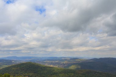 Tepenin tepesinden Budapeşte 'nin panoramik manzarası. Macaristan