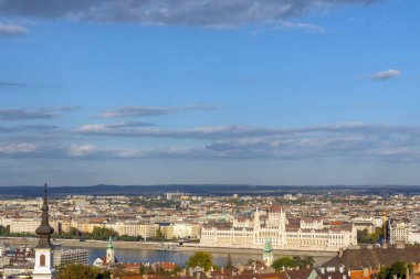 Budapeşte 'deki parlamento binasının manzarası. Macaristan