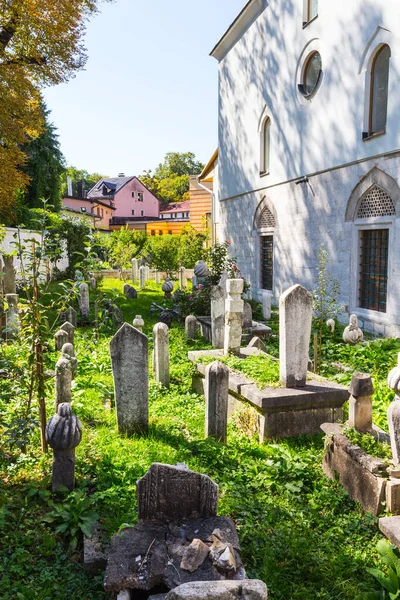 Historický Hřbitov Blízkosti Mešity Sarajevu Bosna Hercegovina — Stock fotografie