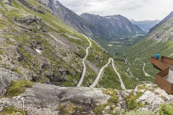 trollstigen ve stigfossen-Norveç doğal yolları