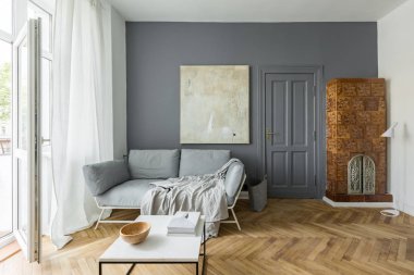 Vintage ile gri ve beyaz oturma odası Çinili soba