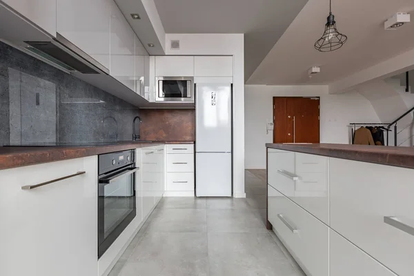 Moderno Apartamento Con Cocina Funcional Con Encimera Granito Isla — Foto de Stock