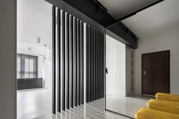 Corridor with mirror wall — Stock Photo, Image