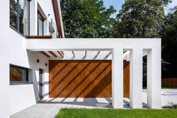 Modern home entrance — Stock Photo, Image