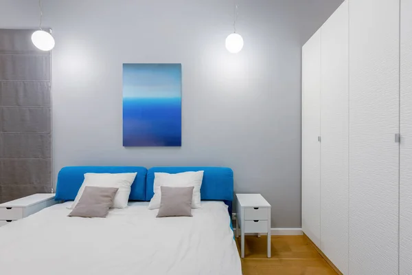 Modern Bedroom Big Bed White Wardrobe Bedside Tables Blue Art — Stock Photo, Image