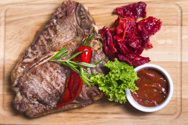 Large Juicy Meat Steak Pepper Lying Wooden Board Restaurant Dish — Stock Photo, Image