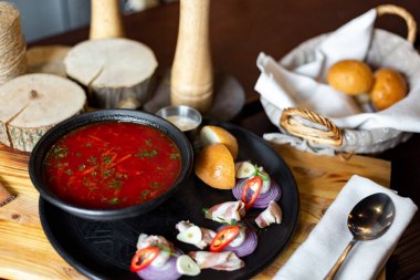 Restoran yemeği. Ukrayna borş