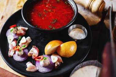 Restoran yemeği. Ukrayna borş