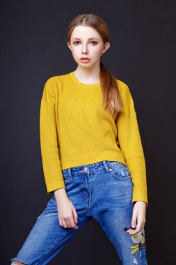 stüdyoda güzel genç kız