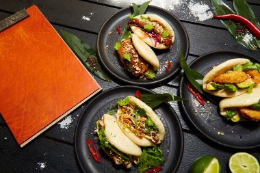 üç asya yemekleri seti