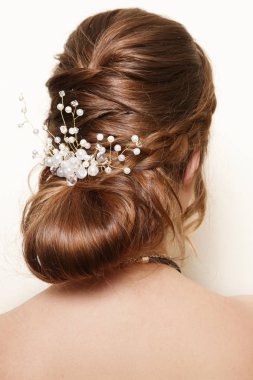 Kadın saç modeli, arka görüş