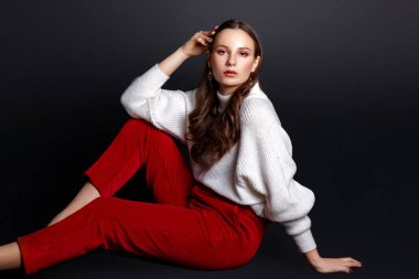 kız siyah bir zemin üzerine Studio