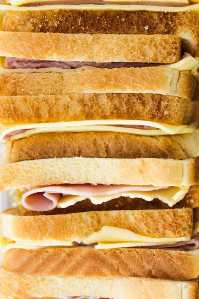 Jambon peynir sandviç yemek