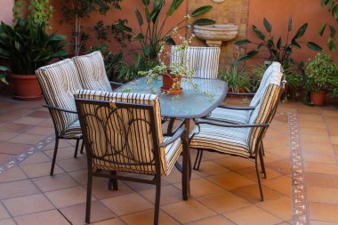 Verandada Avlu Detayı