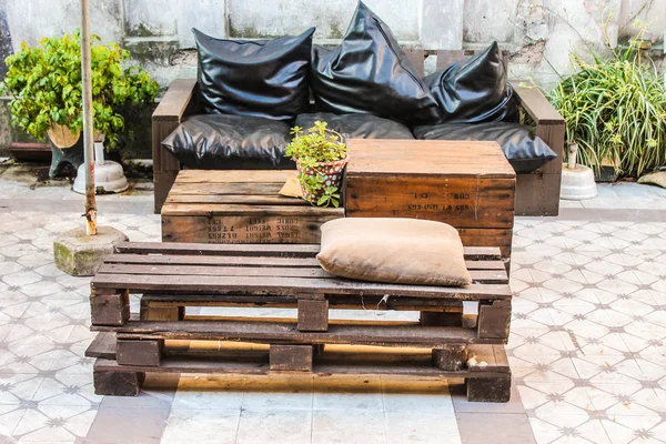 Vintage Patio Dış Mekan Retrosu