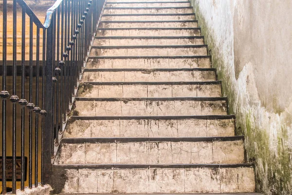 Αρχαίες Σκάλες Φόντο Σκουριασμένο — Φωτογραφία Αρχείου